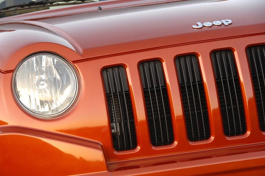  Jeep Compass Sport 4x2 2008 года  (фото 3 из 33)